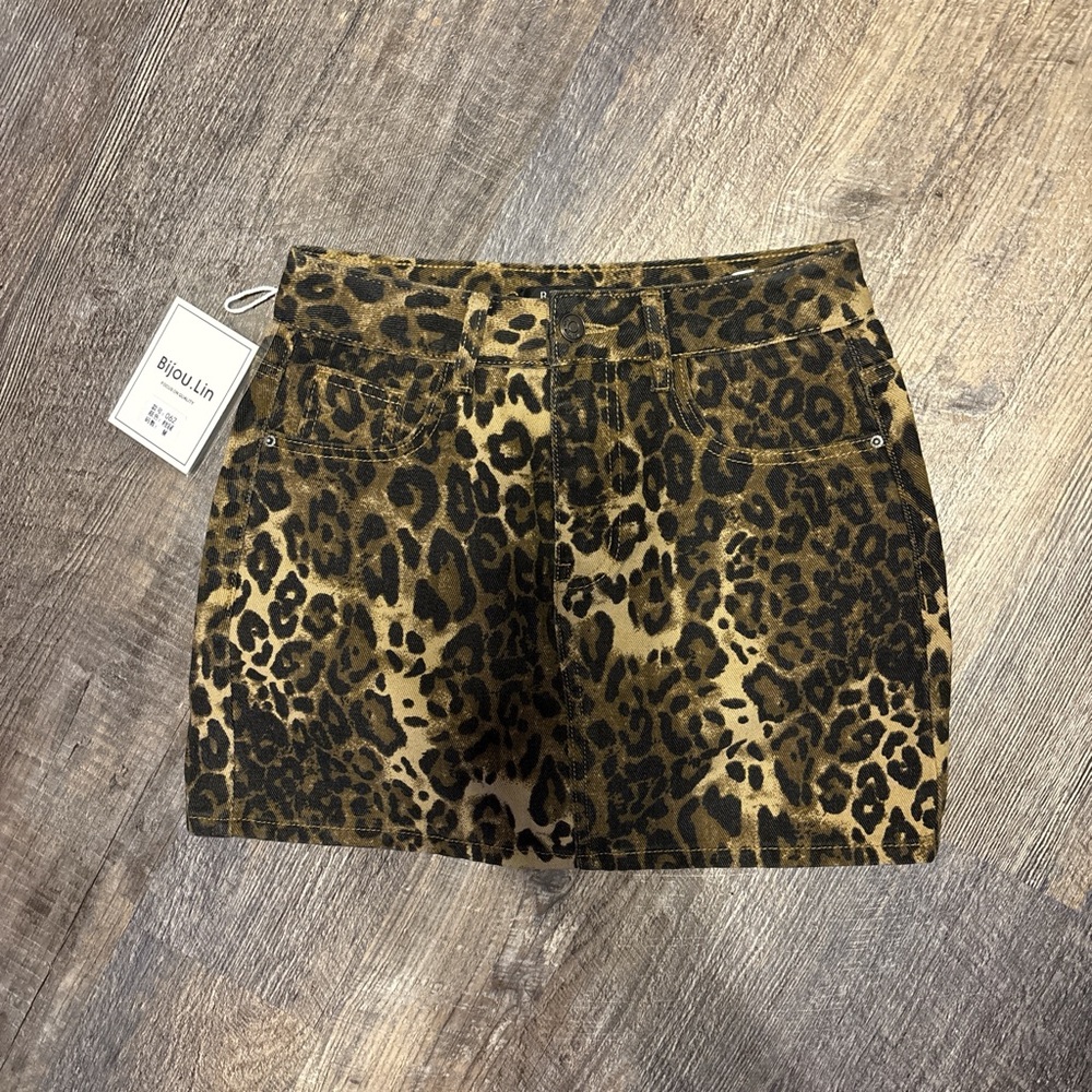 Leopard Print Mini Skirt Y2K Vibes